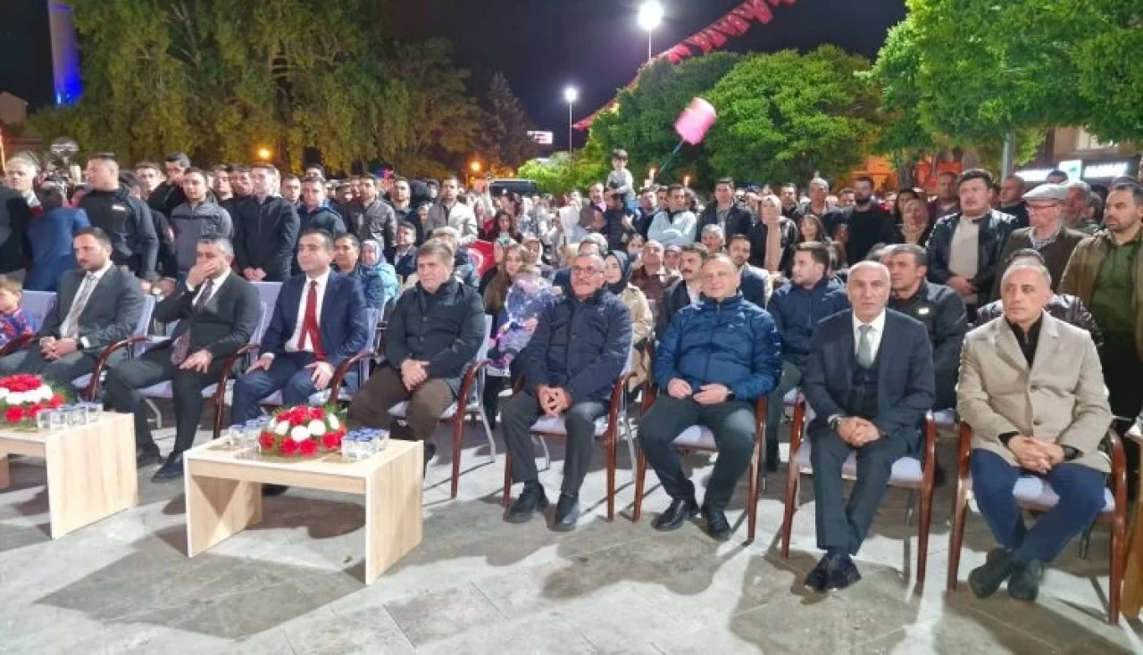 Türk Yıldızları Festivale Damga Vurdu: İşte Muhteşem Uçuş Gösterisi! 2