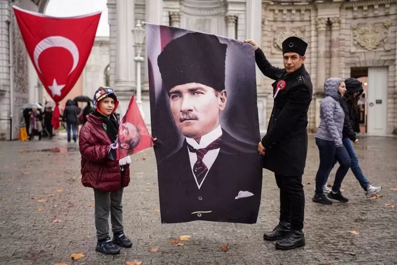 Binler Anıtkabir ve Dolmabahçe'ye Akın Etti: 10 Kasım Atatürk'ü Anma Gününden Kareler 6