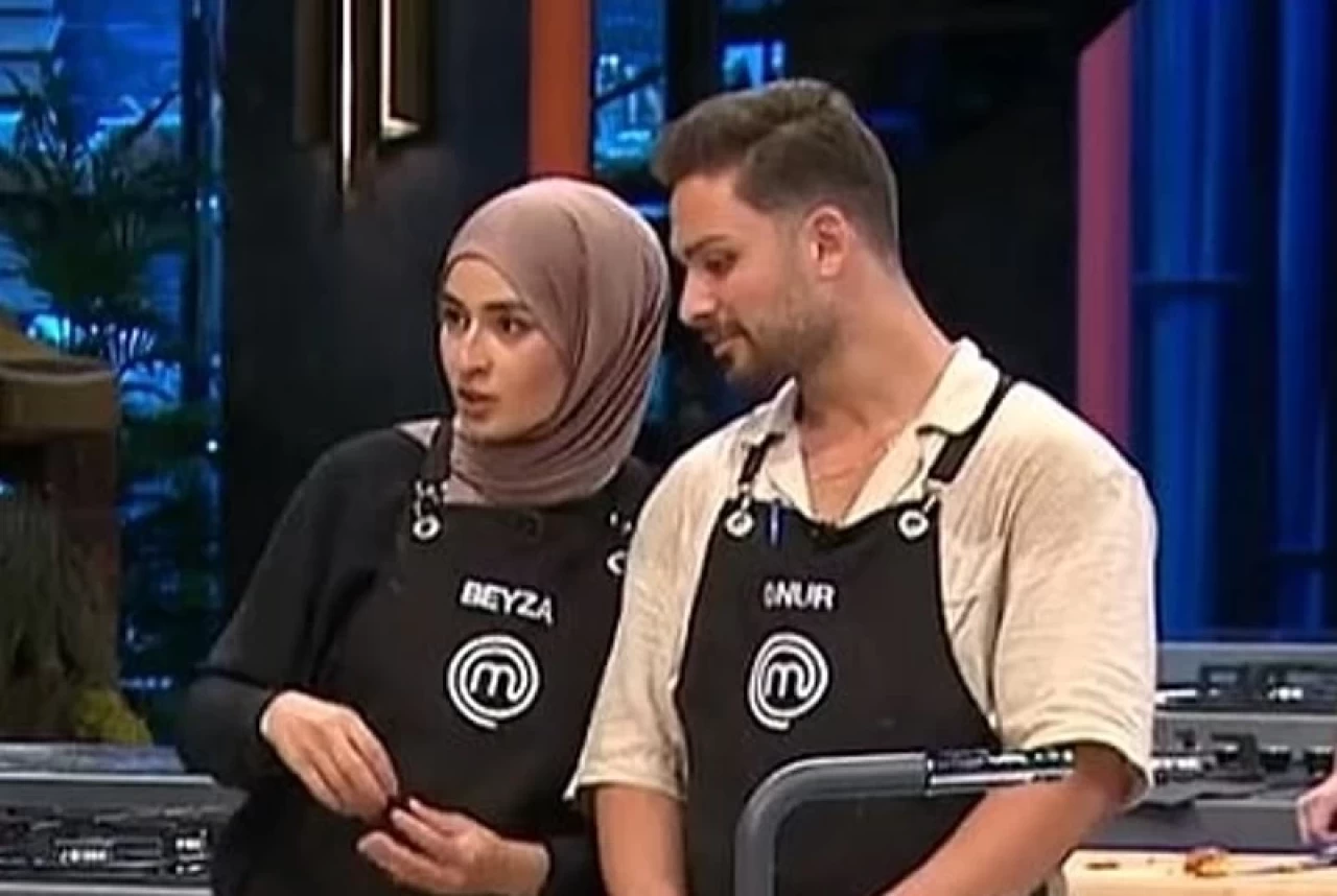 MasterChef’te Aşk Başka: Onur ile Beyza Arasında Neler Oluyor? ‘Nazar Değmesin’ Paylaşımı Kafaları Karıştırdı