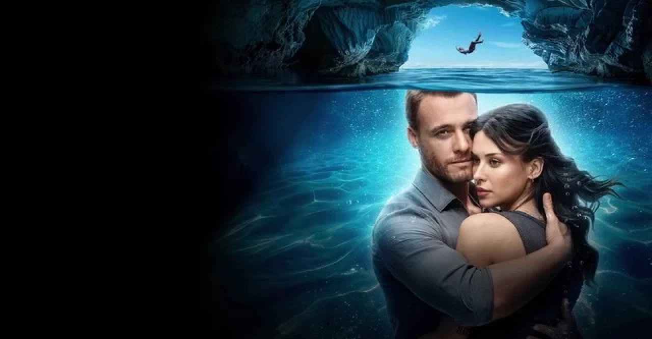 Mavi Mağara (2024): Cem ve Alara'nın Dokunaklı Aşk Yolculuğu Prime Video'da İzleyiciyle Buluştu