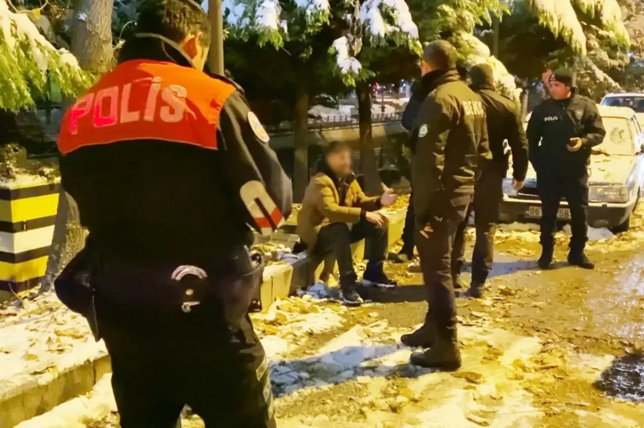 Aksaray’da Sopalı Kavga: 1 Yaralı, 4 Gözaltı