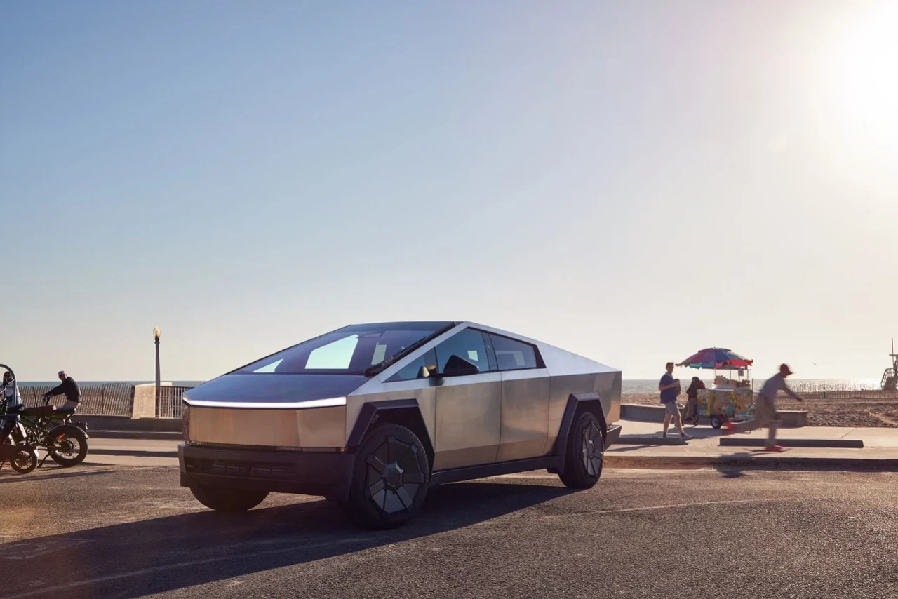 Tesla Cybertruck İstanbul'da Sergilenecek