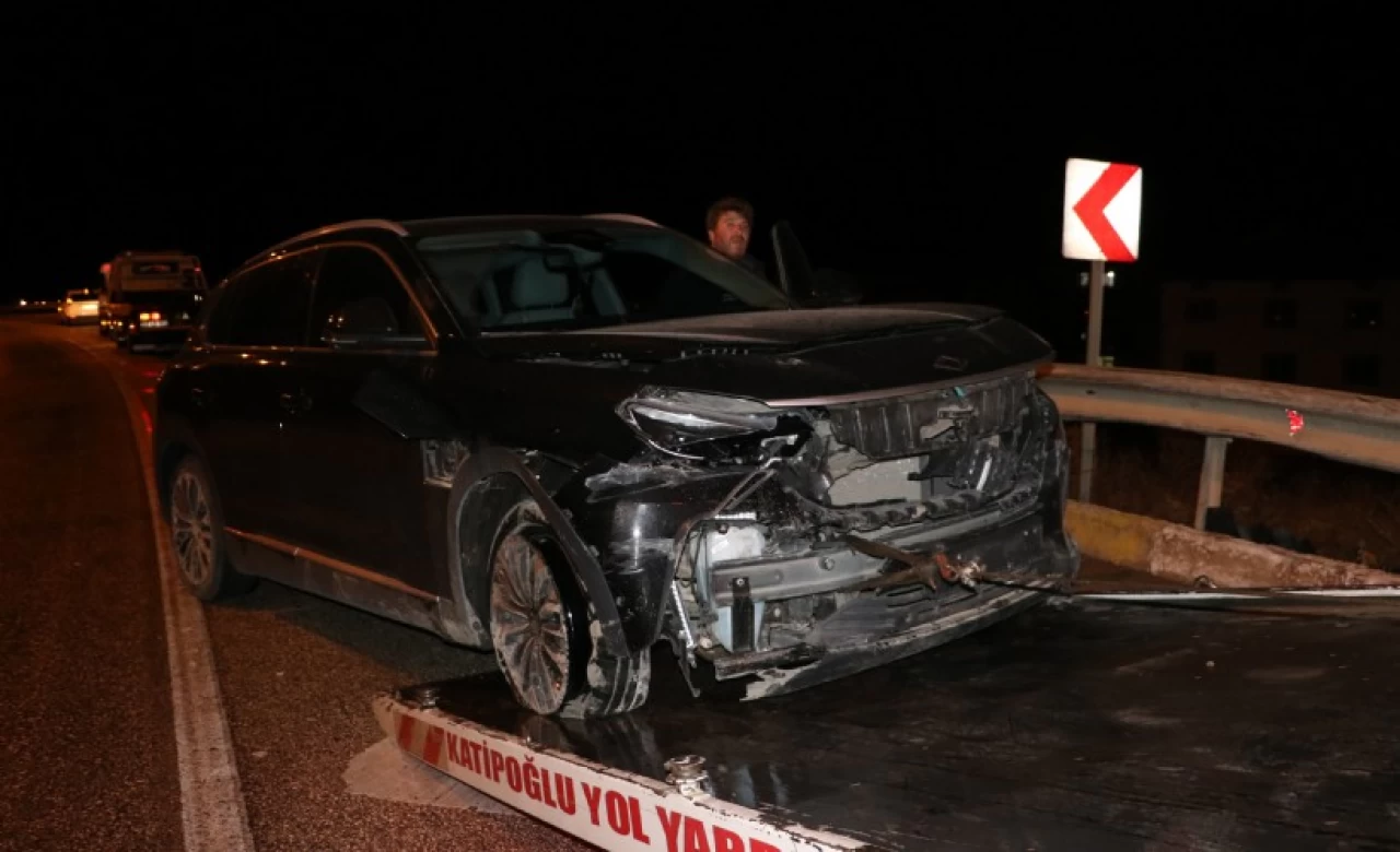 Afyonkarahisar’da Belediye Başkanı ile İlçe Başkanı Kaza Yaptı