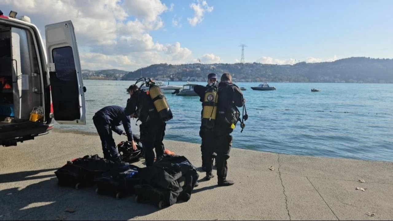 İstanbul'da denize düşen Ayşe C. ve Velat C. kardeşler henüz bulunamadı