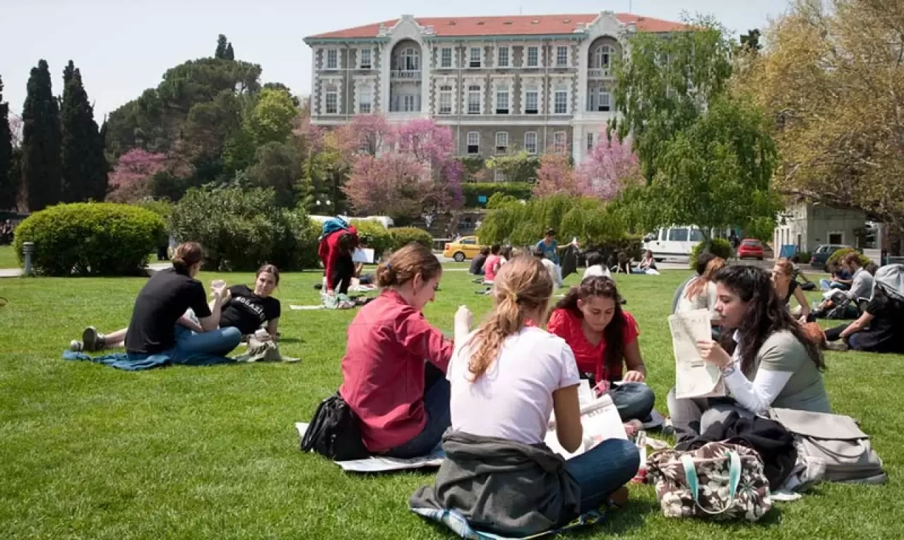 2024-2025 AUZEF Güz Dönemi Final Sınavları Ne Zaman? Sınav Giriş Yerleri ve Belgeleri