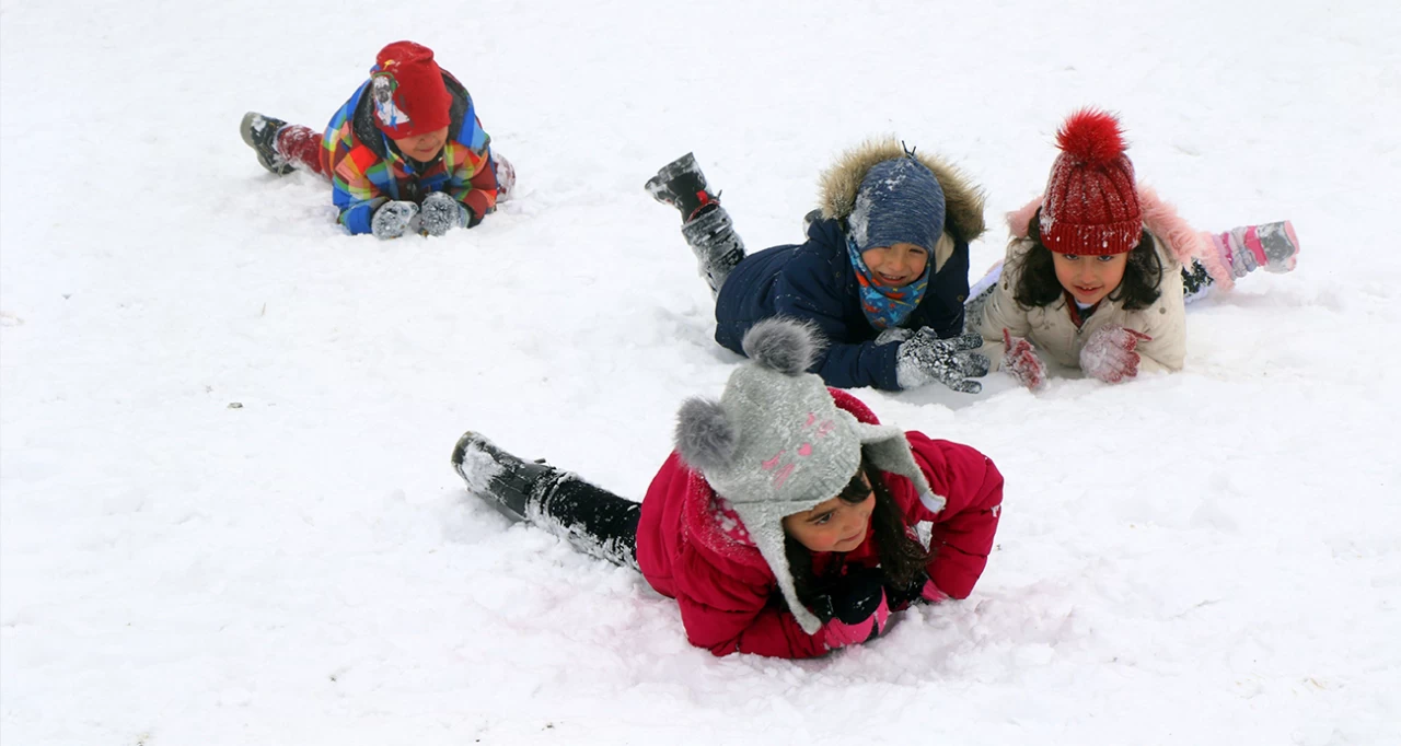 Erzincan’da Okullar Bir Gün Daha Tatil Edildi (26 Kasım Salı)