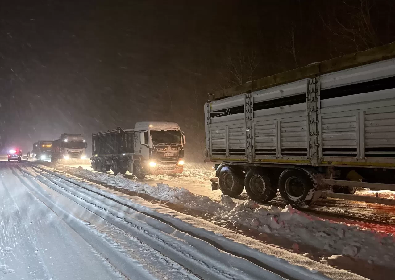 Ilgaz Dağı'nda Yoğun Kar Yağışı Ulaşımı Felç Etti