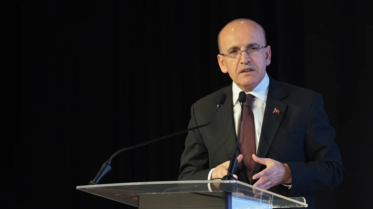 Mehmet Şimşek’in Asgari Ücret Yorumu Dikkat Çekti: Güney Afrika, Endonezya, Hindistan Gibi Ülkeleri Örnek Verdi!