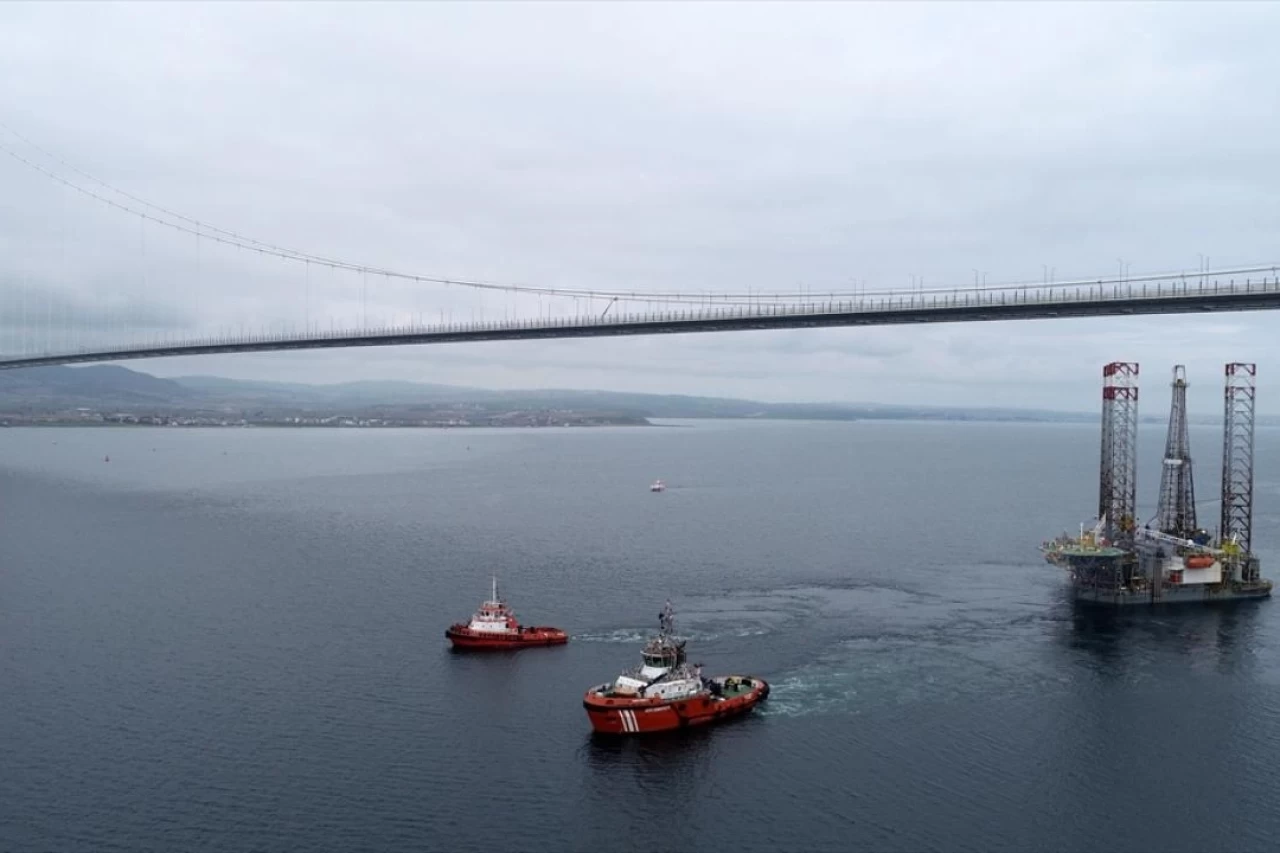 Çanakkale Boğazı'nda Gemi Trafiği Askıya Alındı