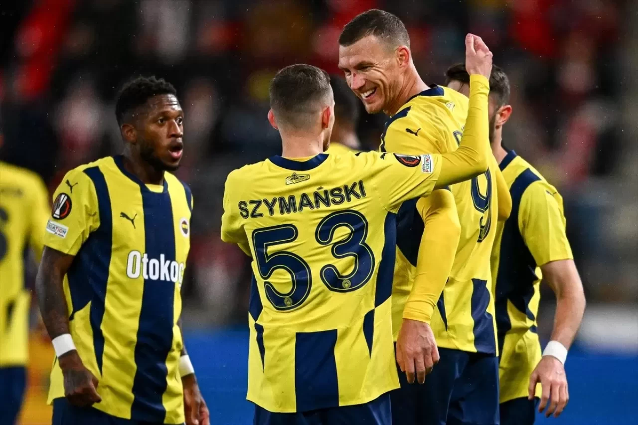 Fenerbahçe'de Edin Dzeko Yine Sahneye Çıktı: Gaziantep FK Maçında Klasını Gösterdi