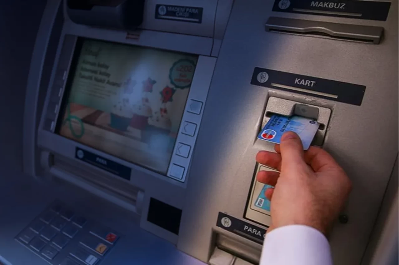 BDDK'dan Kredi Kartı Kararı: Bir Dönem Sona Erdi! ATM'ler Uyarı Verecek