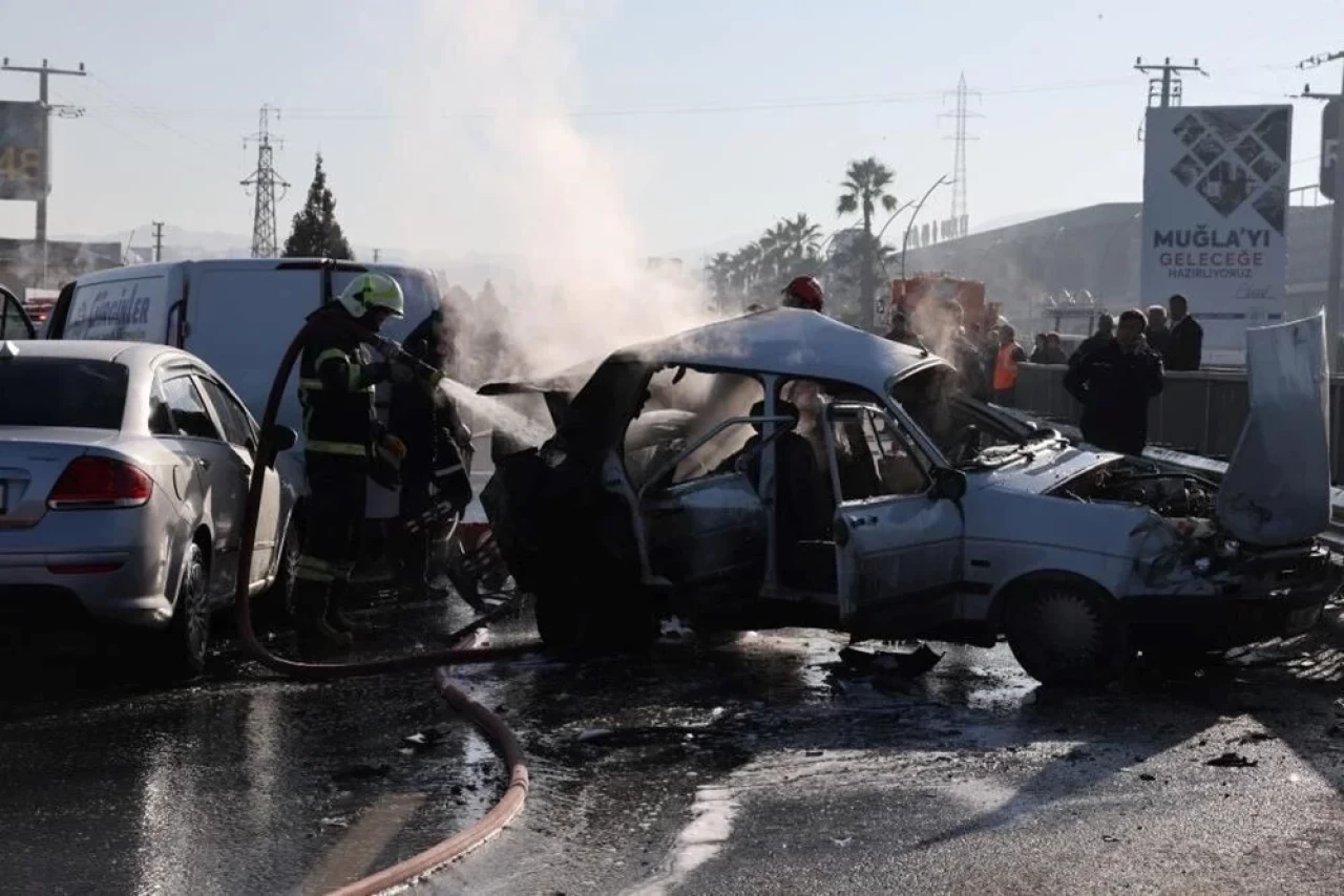 Muğla'da Zincirleme Trafik Kazası: 7 Yaralı