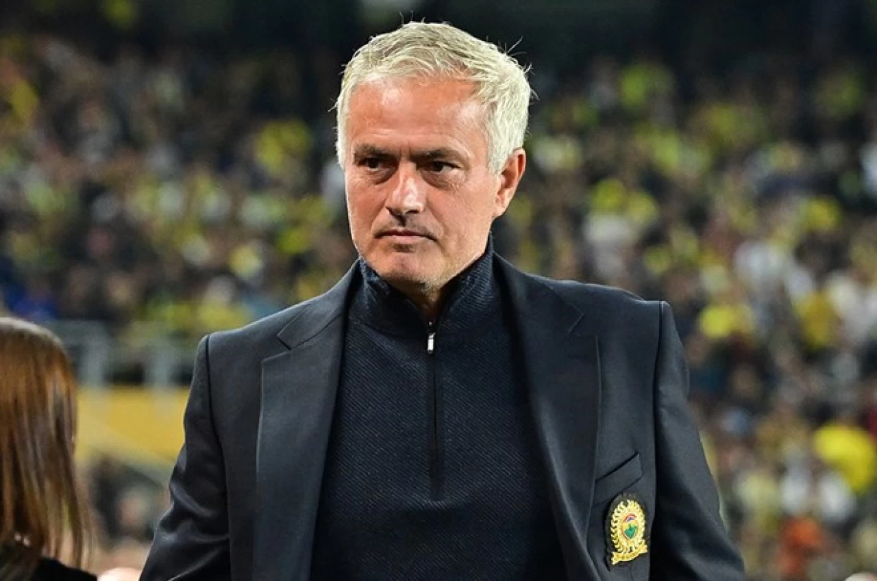 Derbi Öncesi Mourinho'dan Flaş Açıklama: Beşiktaş'ın Şampiyon Olma İhtimali Yok Ama...