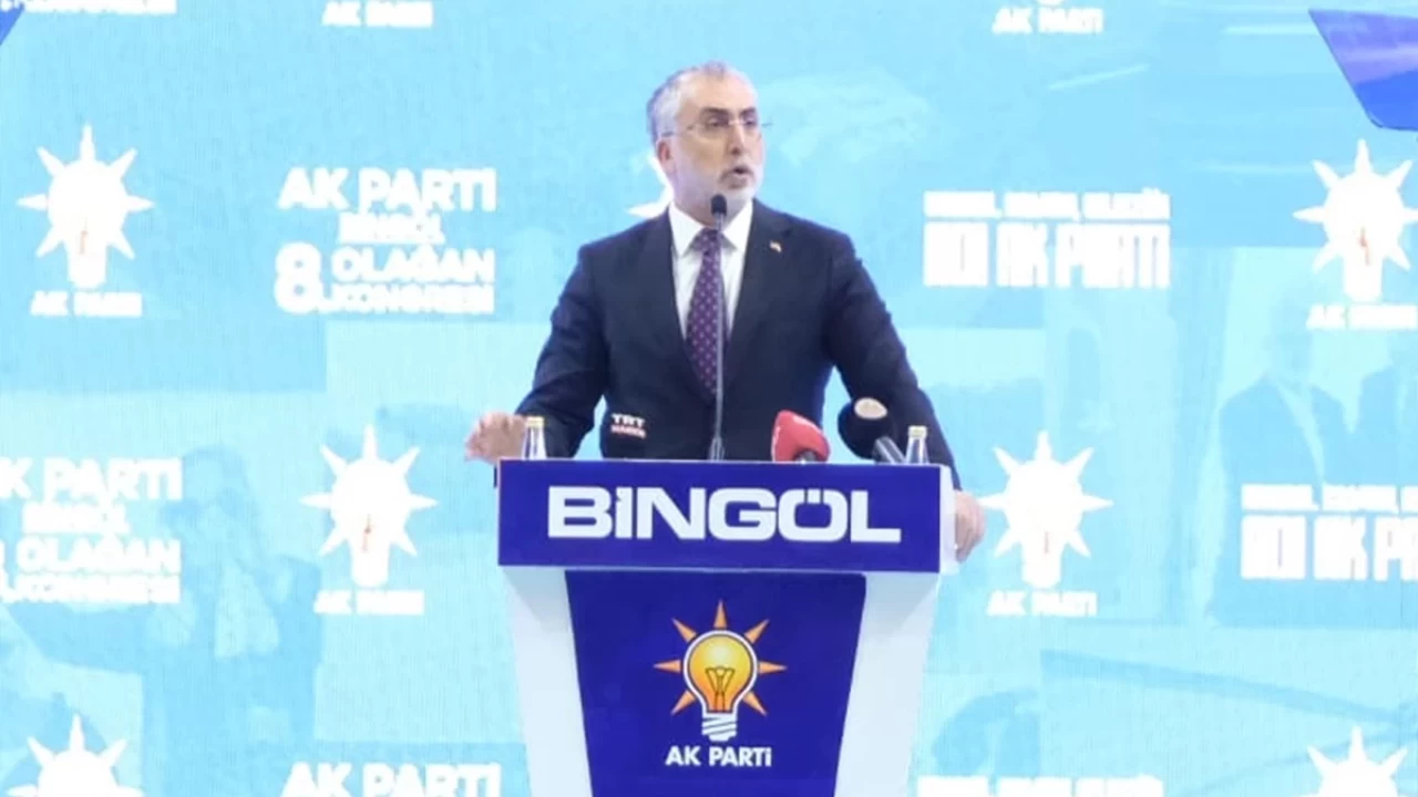 Bakan Işıkhan: AK Parti'nin Temsil Ettiği Değerler Yenilik ve Gelişimdir