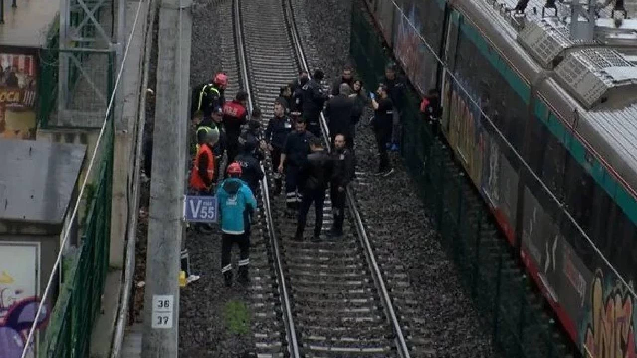 Marmaray'da Kahreden Olay: Raylara Atlayarak İntihar Etti!