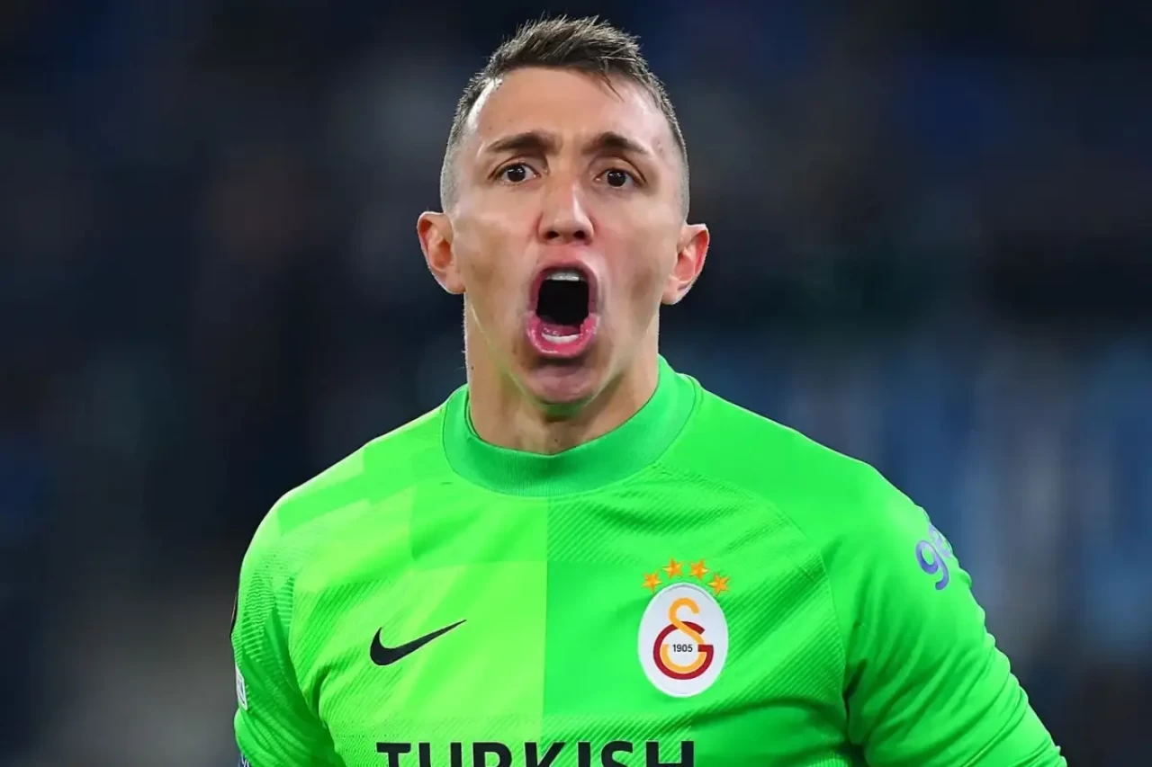 Muslera Galatasaray'dan Ayrılacak mı? Deneyimli Eldivenden Flaş Yanıt