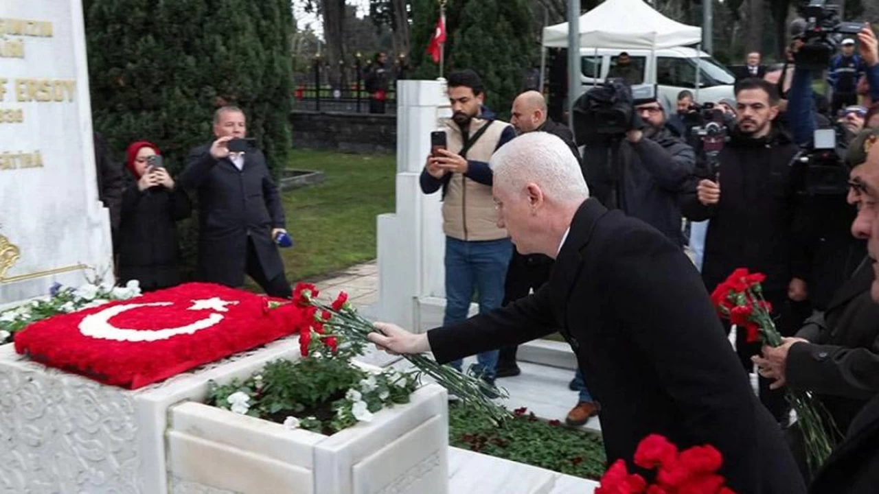 Şair Mehmet Akif Ersoy Edirnekapı'daki Mezarı Başında Anıldı