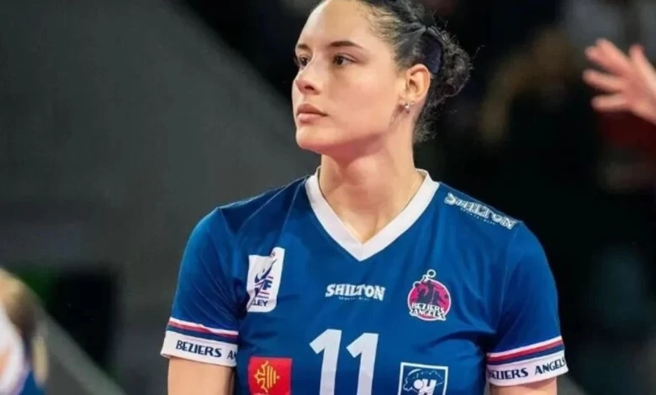 Ünlü Kadın Voleybolcu Evinde Ölü Halde Bulundu!