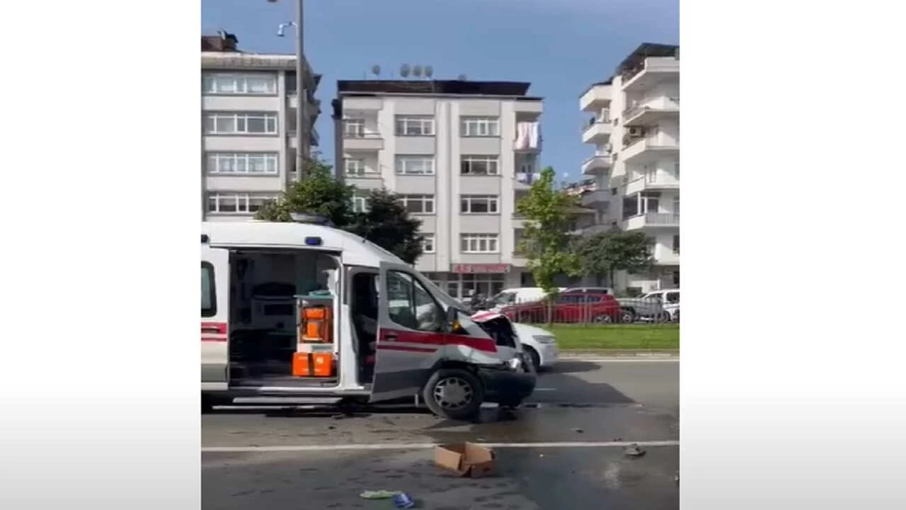 Ordu'da Ambulans Kazası: 4 Yaralı Var