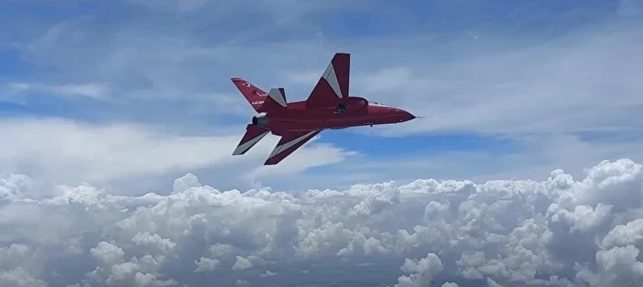 HÜRJET uluslararası hava gösterisi için Mısır semalarında