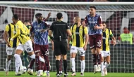 Fenerbahçe Trabzonspor’u 3-2 Mağlup Etti: Hakem Eleştirilerin Hedefi Oldu!