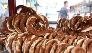 Ankara'da Seyyar Simit Tezgahında Şoke Eden Görüntü: Fareler Cirit Atıyor!