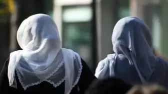 Tacikistan'da başörtüsü ve bayram kutlamaları yasaklandı! Para cezaları uygulanacak