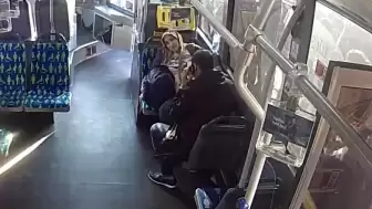 İstanbul'da Hamile Bir Kadın Taksi Bulamayınca Metrobüste Doğum Yaptı!