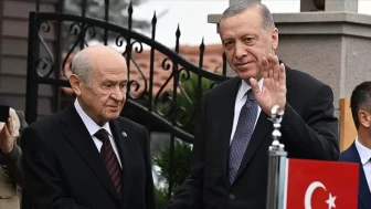 AK Parti, Bahçeli’nin Erdoğan’ın 3. Kez Aday Olma Teklifini Değerlendiriyor