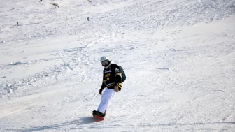 Bolu'da Kayak Sezonu Başladı: İşte Kentten Renkli Kar Manzaraları