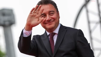 Ali Babacan: "Büyük ve güzel ülkemizden asla ümidinizi kesmeyelim"