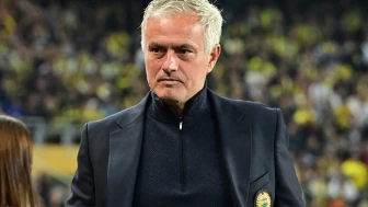 Derbi Öncesi Mourinho'dan Flaş Açıklama: Beşiktaş'ın Şampiyon Olma İhtimali Yok Ama...