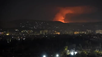 İsrail, Suriye'deki Hava Saldırılarına Acımasızca Devam Ediyor