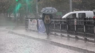 Sıcaklıklar 9 Derece Birden Düşüyor: Marmara'da Fırtına ve Kuvvetli Yağış Uyarısı!