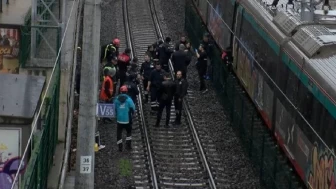 Marmaray'da Kahreden Olay: Raylara Atlayarak İntihar Etti!