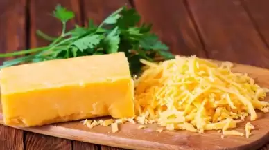 Cheddar Peyniri Hangi Sütten Yapılır? Cheddar Peyniri Hakkında Her Şey