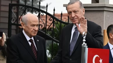 AK Parti, Bahçeli’nin Erdoğan’ın 3. Kez Aday Olma Teklifini Değerlendiriyor