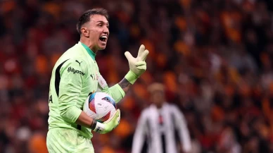 Galatasaray'ın Kalecisi Fernando Muslera Futbola Veda Etti!