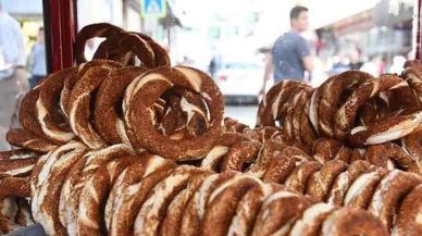 Ankara'da Seyyar Simit Tezgahında Şoke Eden Görüntü: Fareler Cirit Atıyor!