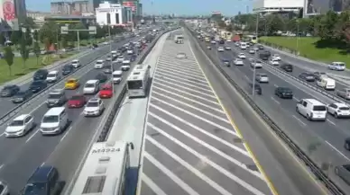 Metrobüs Hattında Yol Çalışması Başladı! İstanbul'da Trafik Arttı