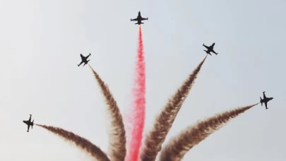 Türk Yıldızları Festivale Damga Vurdu: İşte Muhteşem Uçuş Gösterisi!