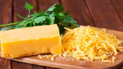 Cheddar Peyniri Hangi Sütten Yapılır? Cheddar Peyniri Hakkında Her Şey