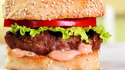 İlk Hamburger Ne Zaman Yapıldı? Hamburgerin Tarihçesi ve Kökenleri