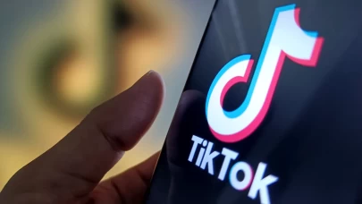 TikTok’ta Tartıştığı Kadını Sokak Ortasında Vurdu: “Para Kazanmak İçin Her Şeyi Yaptırdınız” Açıklaması Tüyler Ürpertti