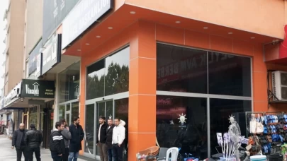 AK Parti Beylikdüzü İlçe Başkanlığı'na Saldırı