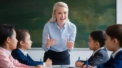 Özel Sektörde Taban Öğretmen Maaşı Müjdesi Verildi! Öğretmenlik Meslek Kanunu'na Eklenecek