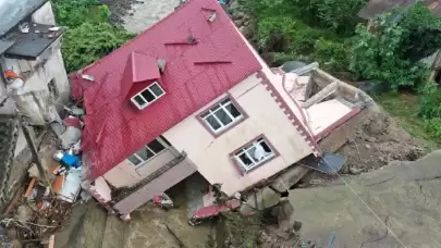 Giresun’da Sel Krizi: Karayolu Tamamen Ulaşıma Kapatıldı, Ev Yan Yattı!