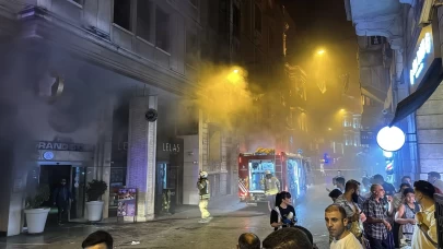 Beyoğlu’nda 9 Katlı Otelde Yangın! Oteldekiler Tahliye Edildi