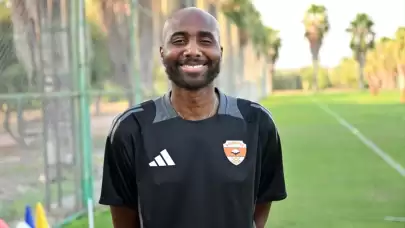 Adanaspor Teknik Direktörü Sol Bamba Hayatını Kaybetti! Manisa Deplasmanında Rahatsızlık Yaşamıştı