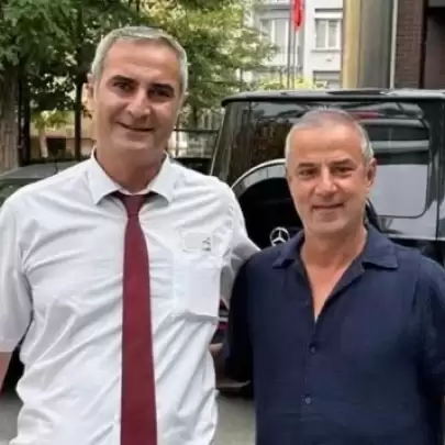 İsmail Kartal kendisine ikizi kadar benzeyen Fenerbahçe taraftarıyla buluştu